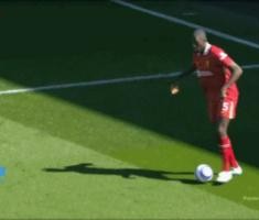 注册入口-英超官方：凯莱赫放倒佩雷拉非点球，判定双方相撞而非守方犯规