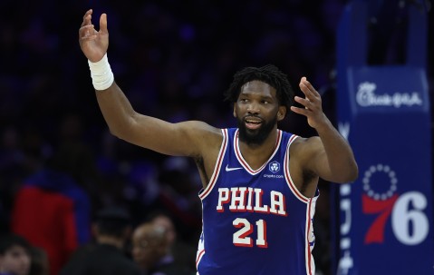 美式橄榄球-你才是蜂王？恩比德生涯对阵黄蜂21胜1负 场均30分 命中率57%